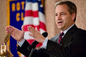 Gov. Sean Parnell speaks to the Downtown Rotary Club during their luncheon at the Baranof Hotel in 2011. (Michael Penn | Juneau Empire File)