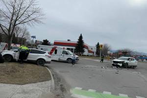 Crash on Dilworth and Leckie. (Jordy Cunningham/ Capital News)