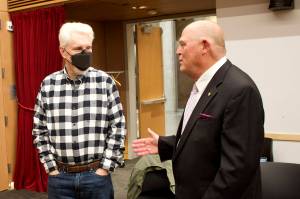 David Keith, right, chats with Bartlett Regional Hospital Board Member Hal Geiger during a meet-and-greet Friday at the Andrew P. Kashevaroff Alaska State Library, Archives and Museum. Keith, an Oklahoma hospital leader who spent eight years at medical centers in Anchorage as during his three-decade career in health care, was publicly named the new chief executive officer at Bartlett on Monday. (Mark Sabbatini / Juneau Empire)