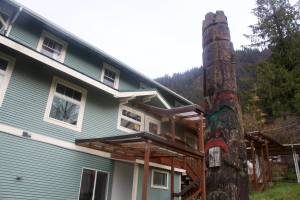 Mark Sabbatini / Juneau Empire 
A totem pole stands outside Hospice and Home Care of Juneau, which is shutting down Wednesday after providing services for about 20 years due to lack of staff. The closure will affect 17 home health and two hospice patients, with program and city officials in discussions with Bartlett Regional Hospital and SEARHC about taking over services for such patients.