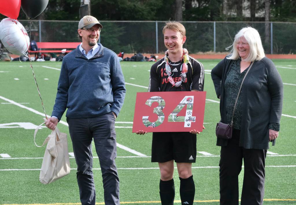 Senior Tommy Pearson and family. (Klas Stolpe / Juneau Empire)
