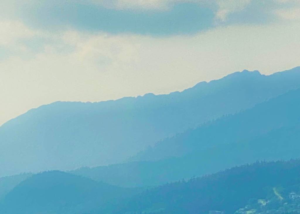 The delineation of ridges in the Douglas range on a smoky Aug. 3. (Photo by Denise Carroll)