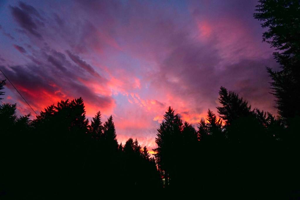 A colorful start to the morning in Hollis on Oct. 13. (Photo by Marti Crutcher)