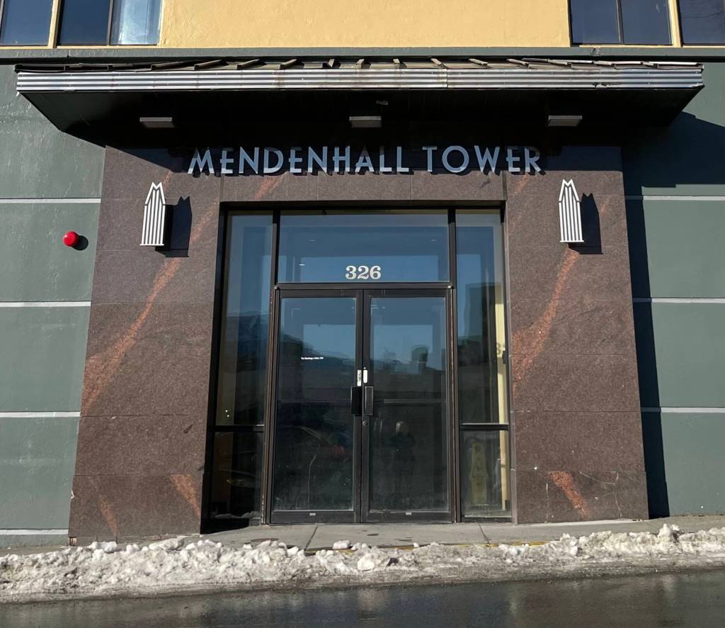 The front entry of Mendenhall Tower Apartments at 326 Fourth Street. (Photo by Laurie Craig)