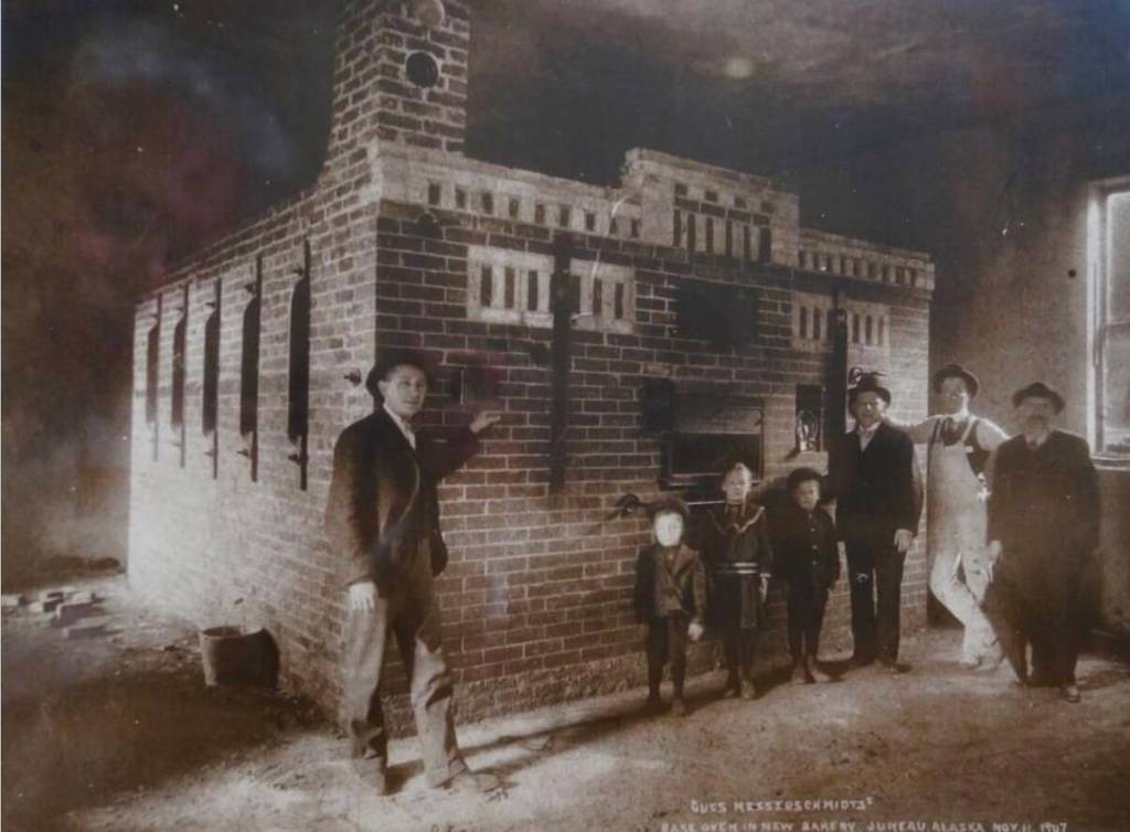 A 1907 photo of the large brick oven in the San Francisco Bakery. (Courtesy Silverbow Inn)