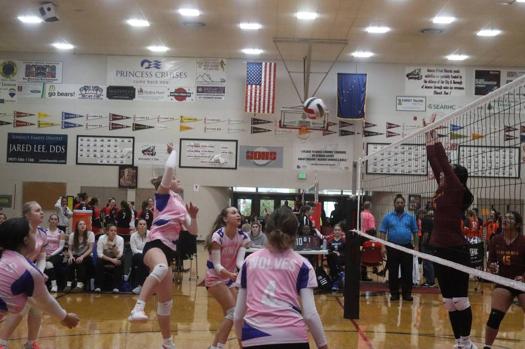 Sitka High School and Mount Edgecumbe High School face off in a quarterfinal game during the Juneau Invitational Volleyball Extravaganza at JDHS on Saturday. MEHS won, but Sitka came back through the losers bracket and ultimately prevailed in the championship game. (Mark Sabbatini / Juneau Empire)