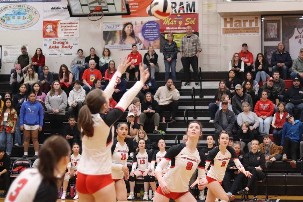 Juneau-Douglas High School: Yadaa.at Kalés Reegan Hansen (6) sets up teammates Evelyn Richards (8) and Braith Dihle (2) during Saturdays Region V tournament game against Ketchikan High School at JDHS. (Mark Sabbatini / Juneau Empire)