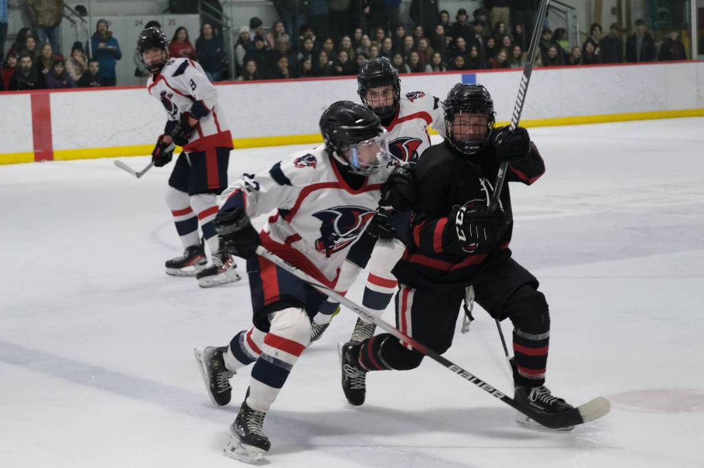 Juneau-Douglas High School: Yadaa.at Kalé senior Loren Platt, shown against North Pole earlier this season, had four assists in two wins at Kodiak this weekend. (Klas Stolpe / Juneau Empire file photo)