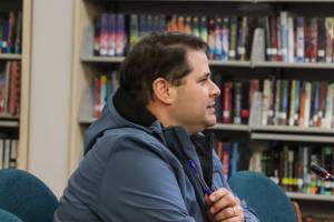 Jonathan Estes, a parent of three students attending the Dzantiki Heeni campus, testifies for a safe playground at a special Juneau Board of Education meeting on Thursday, March 13, 2025. (Jasz Garrett / Juneau Empire)