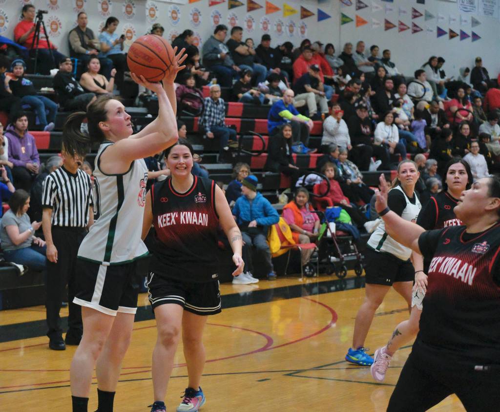 Craigs Nani Weimer shoots against Kake during Womens Bracket action Sunday at the 76th Annual Juneau Lions Club Gold Medal Basketball Tournament in Juneau-Douglas High School: Yadaa.at Kalés George Houston Gymnasium. (Klas Stolpe / Juneau Empire)