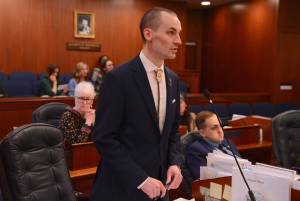 Rep. Calvin Schrage, I-Anchorage, speaks to the Alaska House of Representatives on Friday, April 25, 2025. (James Brooks/Alaska Beacon)