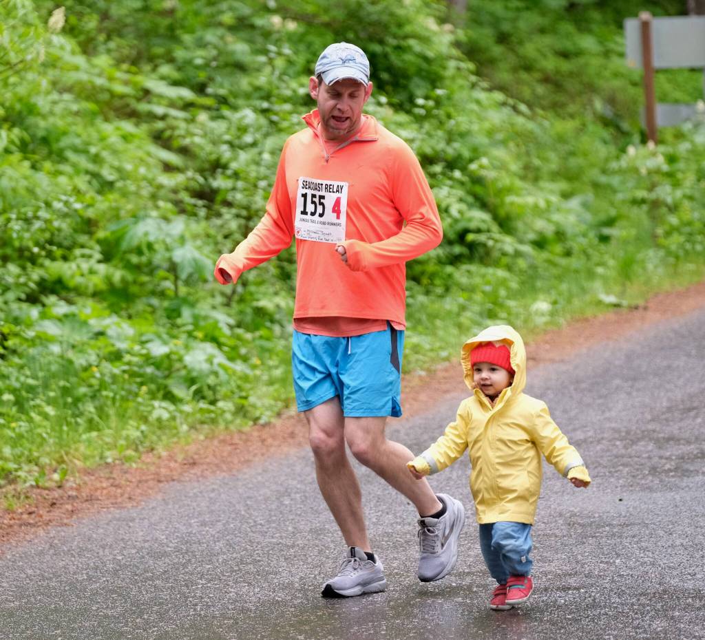Michael Studt of team Four Moms, One Dad warms up at Lena Beach Picnic Area during the Seacoast Relay on Sunday, June 8, 2025. (Klas Stolpe / Juneau Empire)