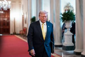 President Donald Trump arrives to deliver remarks at an event at the White House in Washington, Aug. 7, 2025. Airstrikes on Ukraine by Russia on Friday came the day that President Trumps deadline expired for Russias leader to agree to end the war. (Haiyun Jiang/The New York Times)