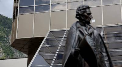 A statue of William Henry Seward stands outside the Dimond Courthouse in downtown Juneau. An 82-year-old Juneau man is set to next appear in Juneau District Court on June 3 charged with attempted murder. (Clarise Larson / Juneau Empire File)